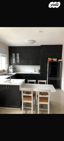 דירה, הרב עוזיאל, בית וגן, ירושלים