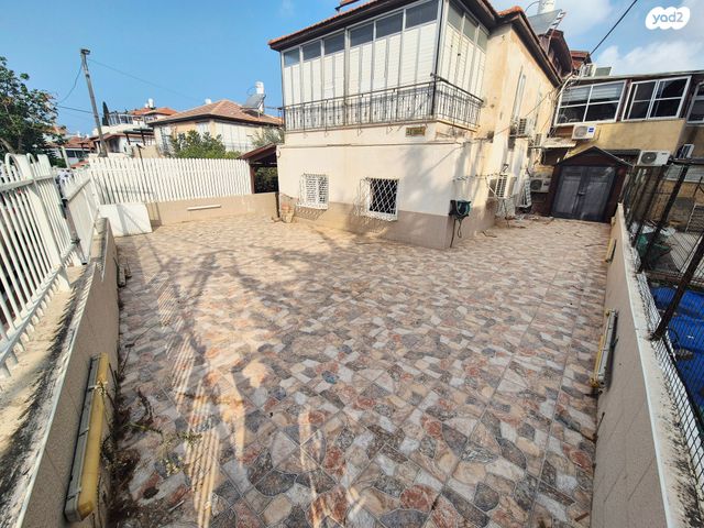 דירת גן, וייצמן, בת ים