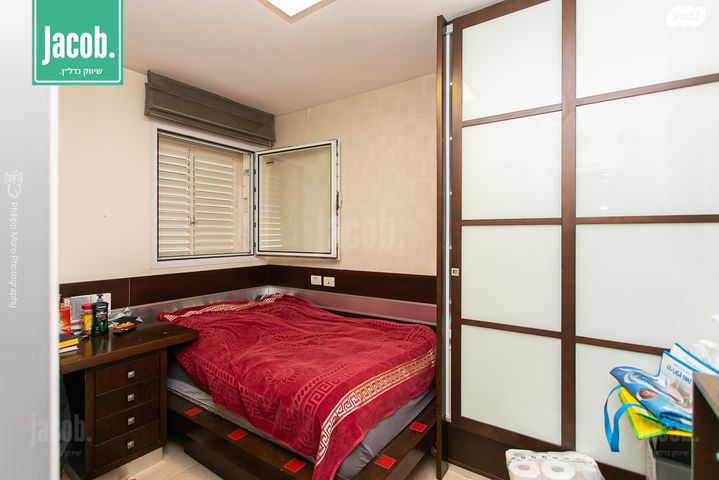 דירה, התאנה, נשר