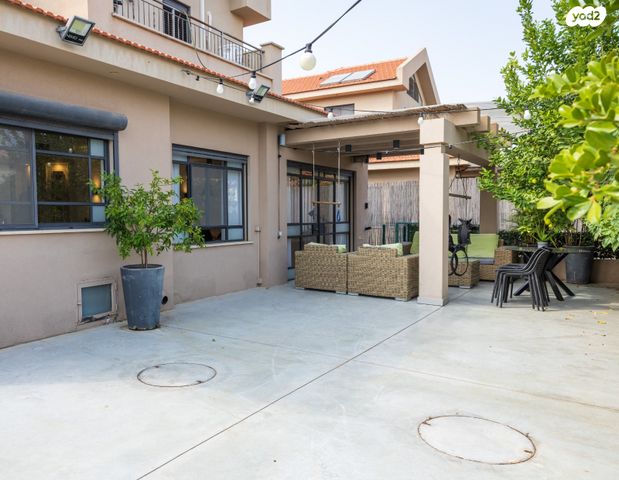 דו משפחתי, גדרה