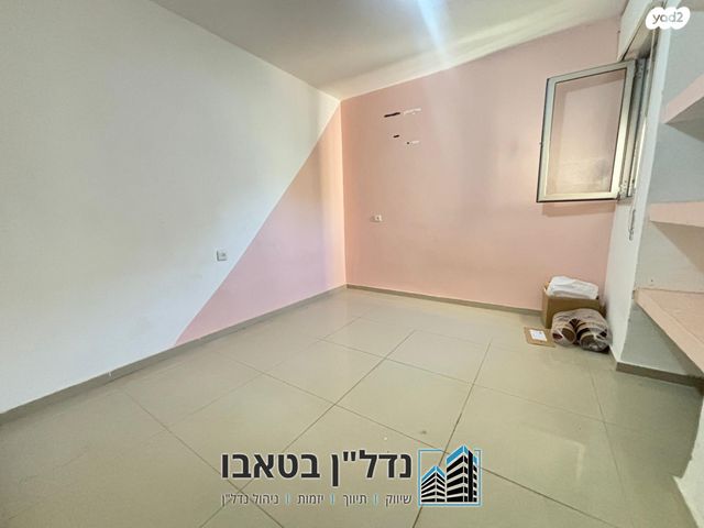 דירה, פנחס ספיר, מגדל העמק