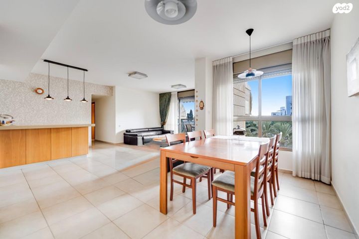 דירה, דרך האגמים, גני תקווה