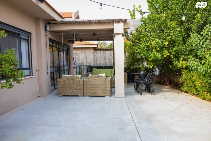 דו משפחתי, גדרה