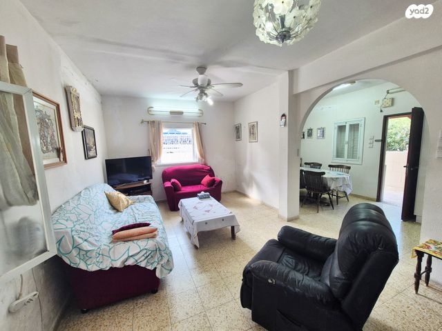 דירת גן, וייצמן, בת ים