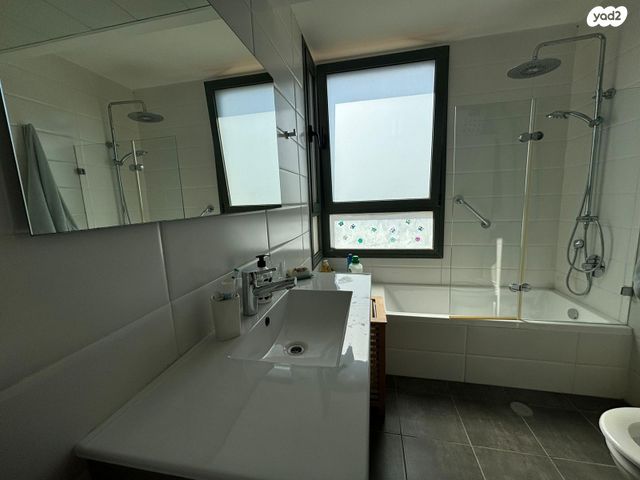 דו משפחתי, מתחם 11, הוד השרון