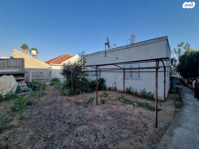 דו משפחתי, היסמין, אליכין, אליכין