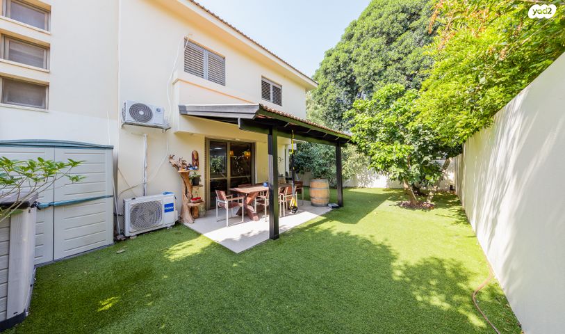 דו משפחתי, אליעזר בן יהודה, הוד השרון