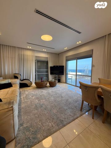 גג/ פנטהאוז, מקס נורדאו, רובע א', אשדוד