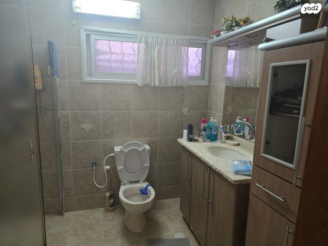 דו משפחתי, אופקים