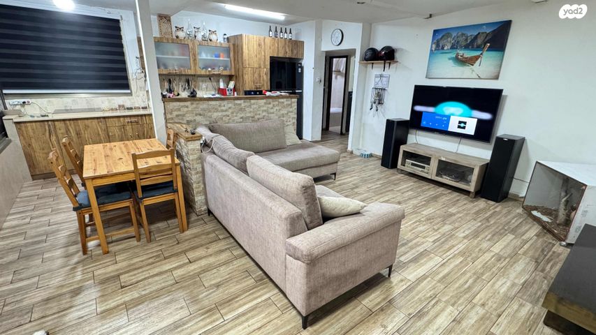 גג/ פנטהאוז, הרותם, רסקו א', חולון