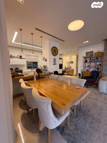 גג/ פנטהאוז, מקס נורדאו, רובע א', אשדוד