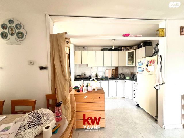 דירה, הדרור, נאות בן גוריון, יבנה