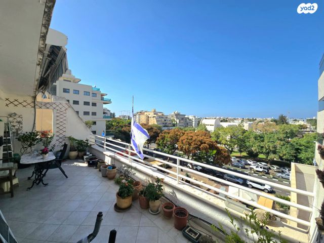 גג/ פנטהאוז, רעננה