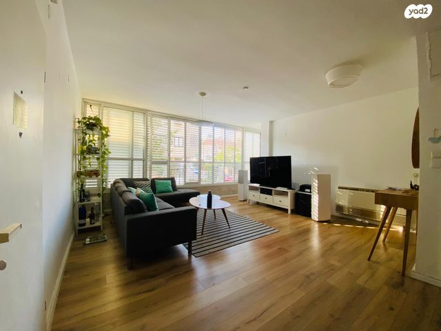 דירה, גנסין, גבעת הרמבם, גבעתיים