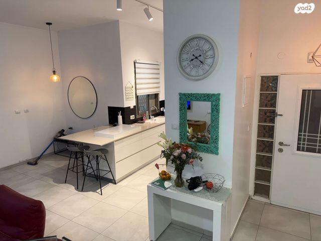 דירת גן, דרך האילנות, גדרה הצעירה, גדרה