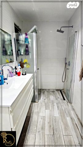 דירת גן, החרסית, נופי סלע, מעלה אדומים