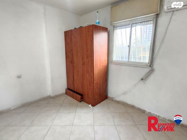 דירה, קרן היסוד 4, קרית שרת מערב, חולון