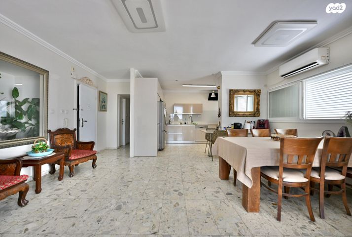 גג/ פנטהאוז, בית הערבה, קרית גנים, ראשון לציון