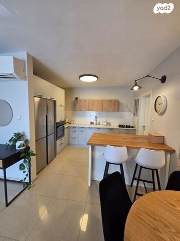 דירה, דקר 17, גני יער, לוד