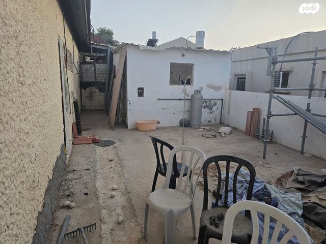 דו משפחתי, אופקים