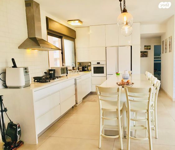 דירה, רש"י 23, הרצליה