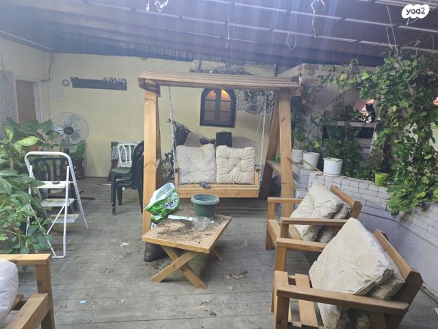 דו משפחתי, אופקים