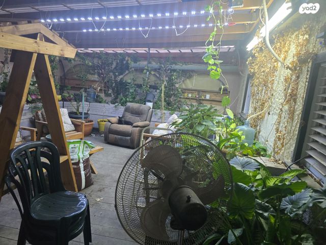 דו משפחתי, אופקים