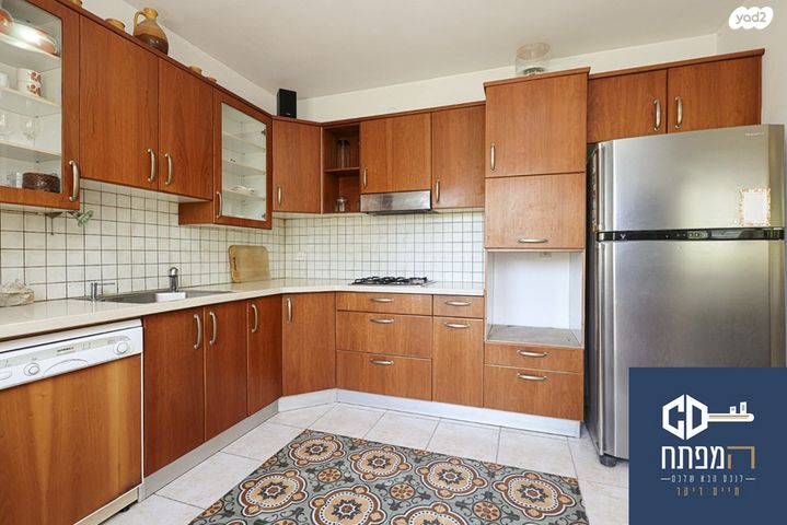 דירה, א.ד. גורדון, הרצליה הצעירה, הרצליה