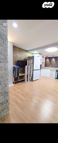 בית פרטי/ קוטג', עפרוני, שלומית, שלומי