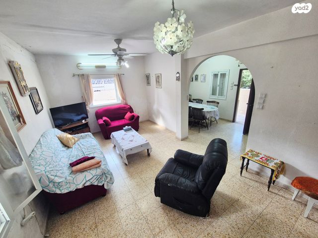 דירת גן, וייצמן, בת ים