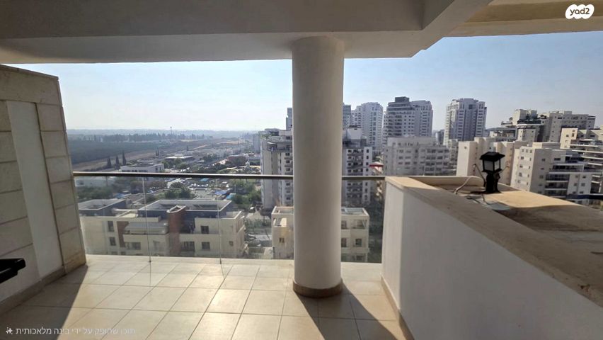 דירה, כרמל, אחוזת הנשיא, רחובות