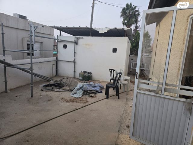 דו משפחתי, אופקים