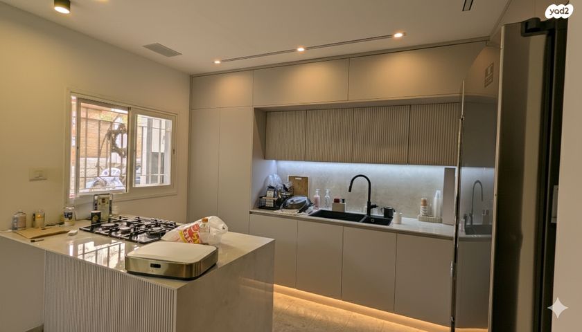 דירה, צמח השדה, מעלה אדומים