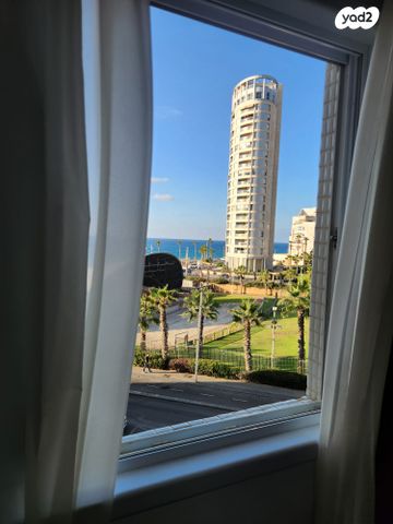 דירה, שדרות בר אילן, לב העיר, בת ים