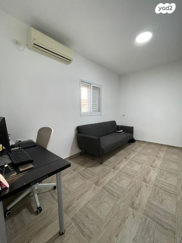 דירה, אבשלום, חדרה