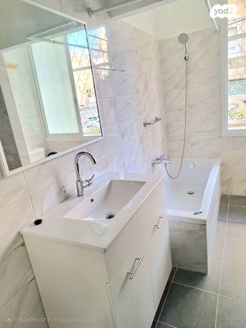 דירה, סמטת בצלאל, רמב"ם, ראשון לציון