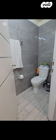 בית פרטי/ קוטג', עפרוני, שלומית, שלומי