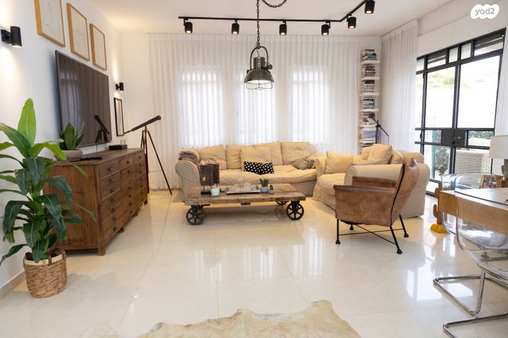 דו משפחתי, גדרה