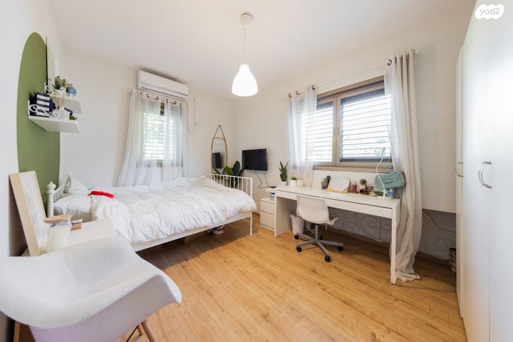 דו משפחתי, אליעזר בן יהודה, הוד השרון