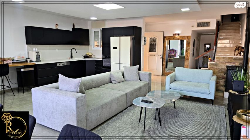 דו משפחתי, נופי הסלע, נופי סלע, מעלה אדומים