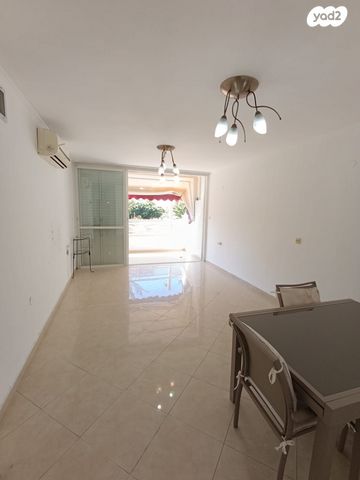 דירה, יצחק שדה, דרום מערב ותיק, בת ים