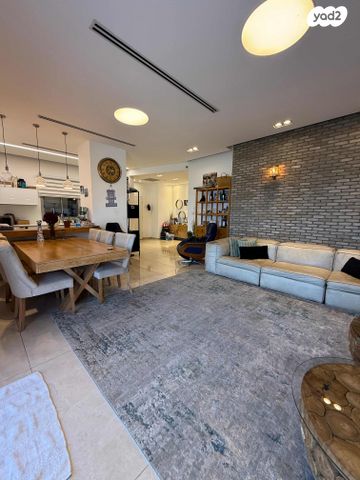 גג/ פנטהאוז, מקס נורדאו, רובע א', אשדוד