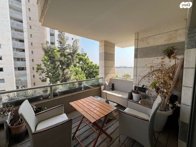 שמעון בן צבי 4