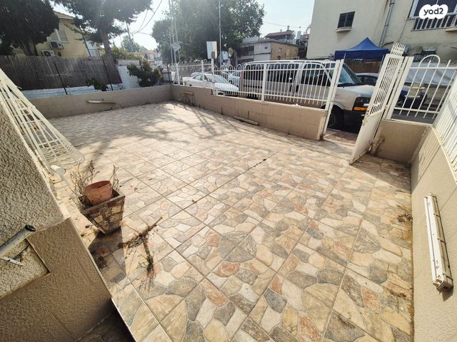 דירת גן, וייצמן, בת ים