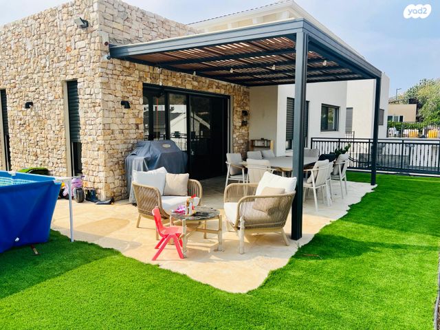 בית פרטי/ קוטג', רימון, שורשים, שורשים