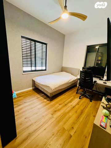 בית פרטי/ קוטג', רימון, שורשים, שורשים