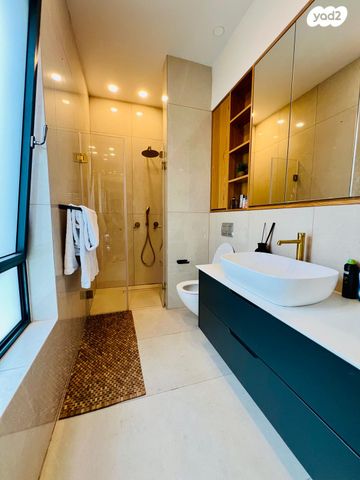 בית פרטי/ קוטג', רימון, שורשים, שורשים