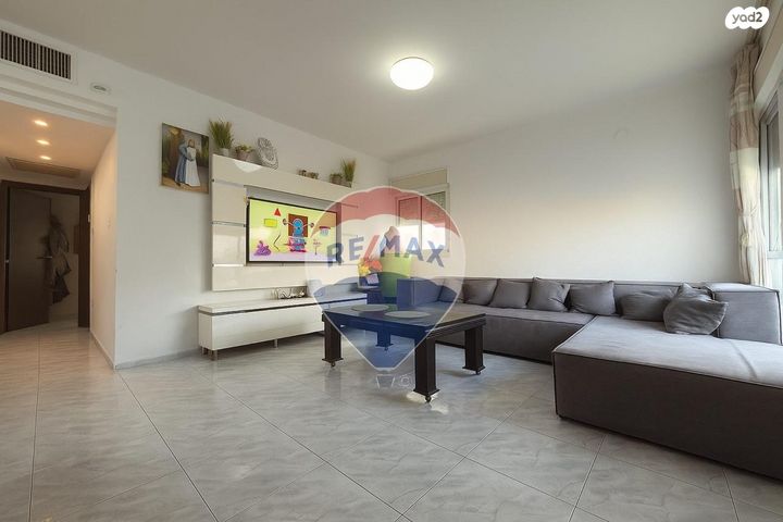 דירה, הבריגדה היהודית, נתניה