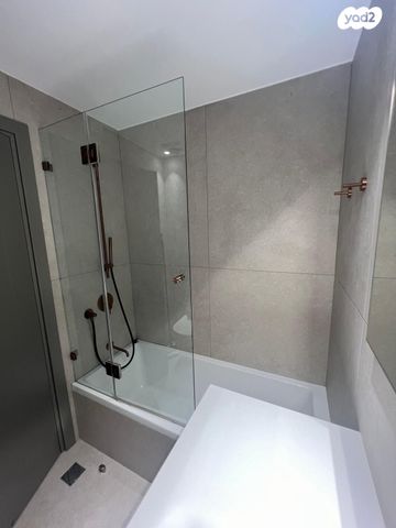 דירה, נחמיה 19, כרם התימנים, תל אביב יפו