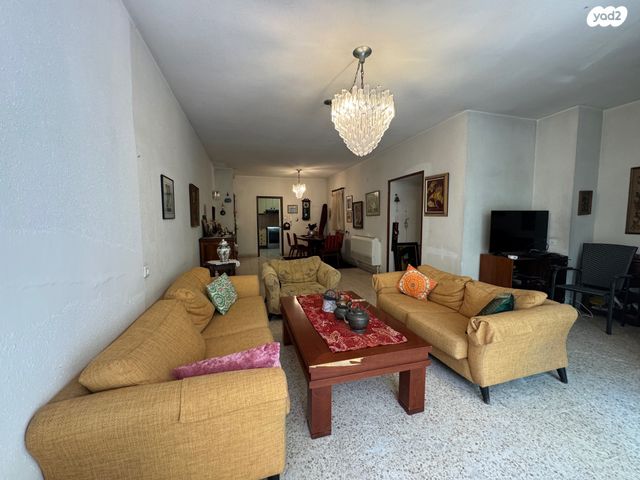 דירה, לוחמי הגטו 27, כפר גנים א, פתח תקווה